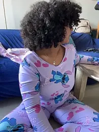 Rizos_hot_official webcam model stream image