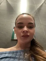 KristiRich webcam model stream image