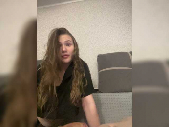 mi-love webcam bongacams model stream image
