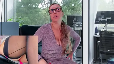 holiday-play webcam model stream image