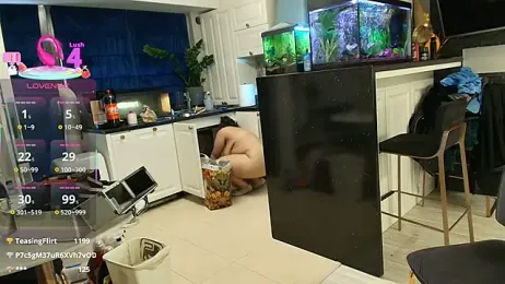 Layla- webcam model stream image