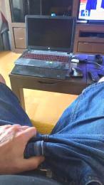 Gusy2710 webcam model stream image
