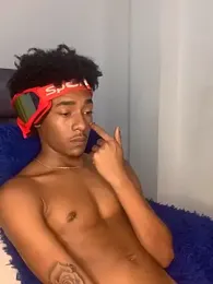 Boy_cock18 webcam model stream image