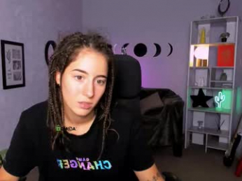 daisy_baby_ webcam model stream image