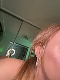 LunaAlya webcam model stream image