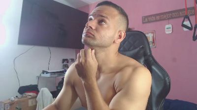 hugo_19cm webcam model stream image