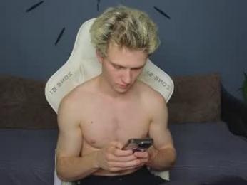 pupsenish webcam model stream image