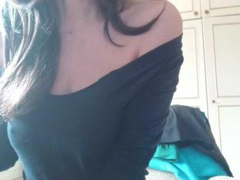 Magiee webcam model stream image