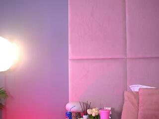 Alma Luv webcam model stream image
