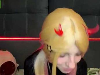 EoriKity webcam model stream image