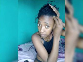 Artinah webcam model stream image