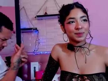 aronandmoli webcam model stream image