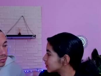 aronandmoli webcam model stream image