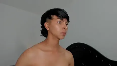 xhenisa_ webcam model stream image