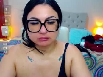 _curvy_mature_ webcam model stream image