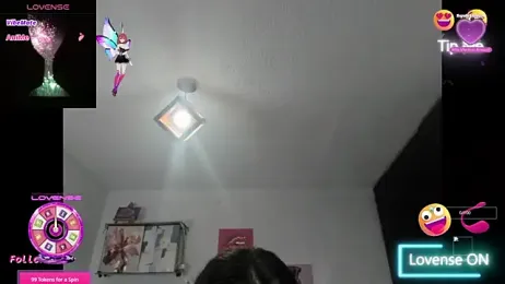 Alice_bloom_ webcam model stream image