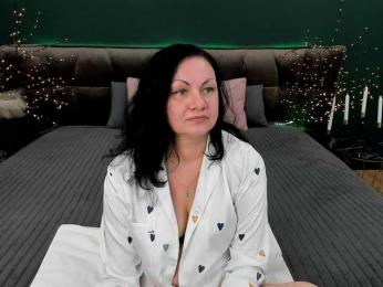 IrissMoon webcam bongacams model stream image