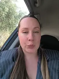 Mona_Plus webcam model stream image