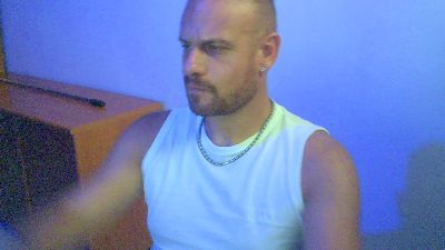 Policeman1982 webcam model stream image