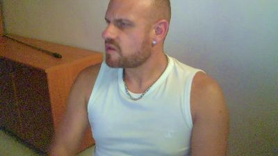 Policeman1982 webcam model stream image