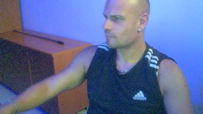 Policeman1982 webcam cam4 model stream image