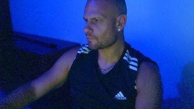 Policeman1982 webcam model stream image