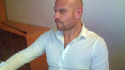 Policeman1982 webcam model stream image