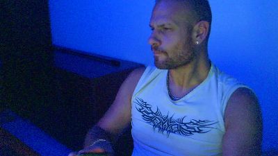 Policeman1982 webcam model stream image