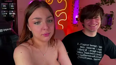 RobertAndLinela webcam model stream image