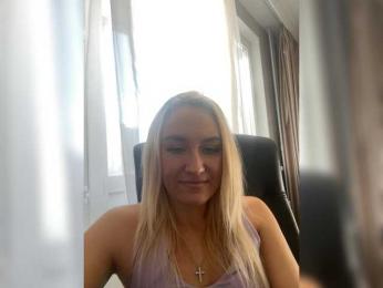 44enji webcam model stream image