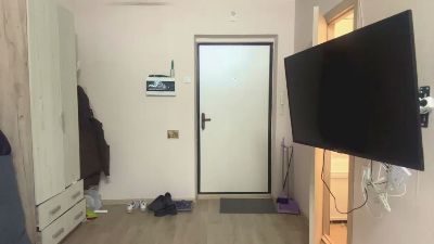 InesForehand webcam model stream image