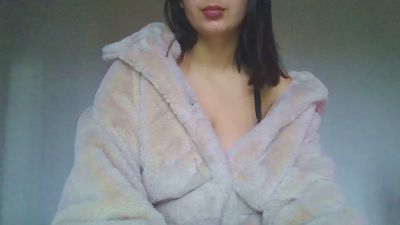Cami_la_timida webcam model stream image