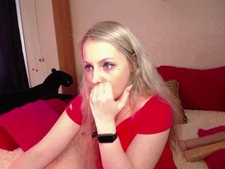 Katy Kroft webcam model stream image
