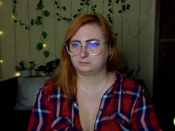 Aliciaredluv webcam bongacams model stream image