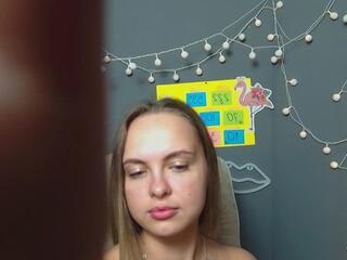 Khaleesi Moon webcam model stream image