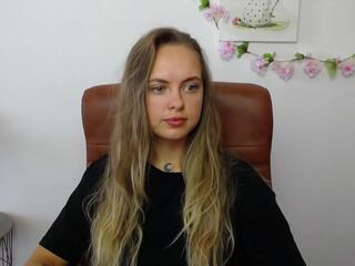 Khaleesi Moon webcam model stream image