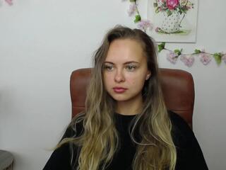 Khaleesi Moon webcam model stream image