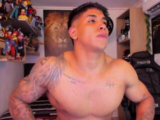 William Dracko webcam flirt4free model stream image