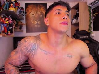 William Dracko webcam model stream image