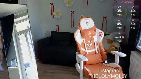 LolyMolli webcam model stream image
