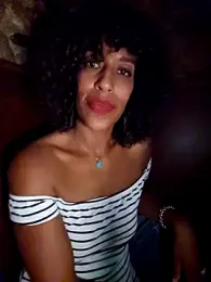Goldenlace webcam model stream image