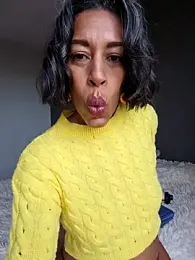 Goldenlace webcam stripchat model stream image