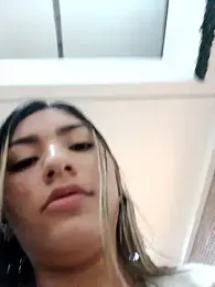 Sharyt_Naughty webcam stripchat model stream image