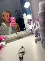 KatieGrace webcam model stream image