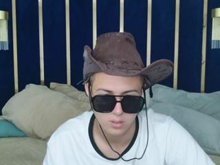 Denzel Fox webcam model stream image