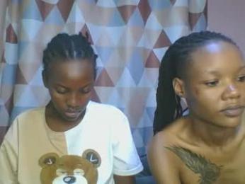 messyluna webcam model stream image