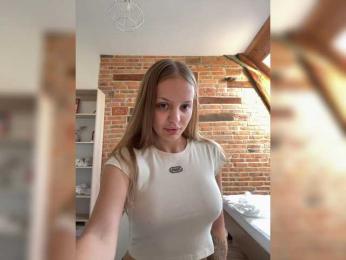 Sweet_Darina233 webcam bongacams model stream image