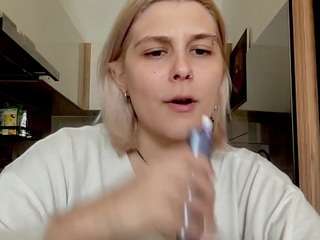 ellabloom webcam model stream image