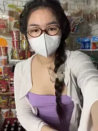 BabyThree_ webcam model stream image