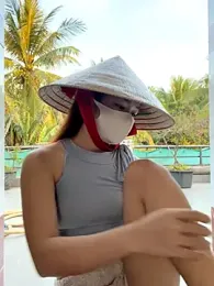 BabyThree_ webcam model stream image